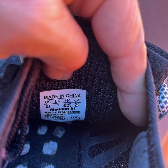 Womens size 8.5 custom painted adidas pure boost. - Picture 5 of 5